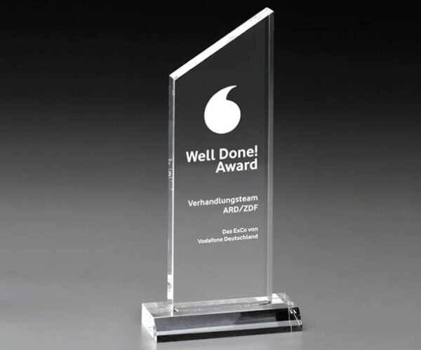 WELL DONE GLASS AWARD